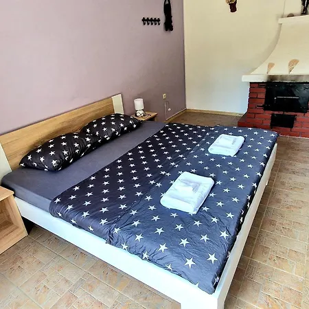 Vendégház 4 *