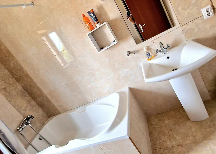 게스트하우스 4 *